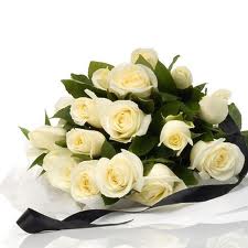 12 White Roses Bouquet